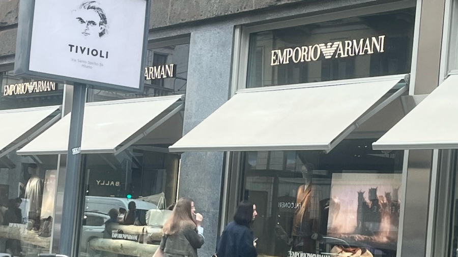 Milan is calling — and she’s dressed to impress.